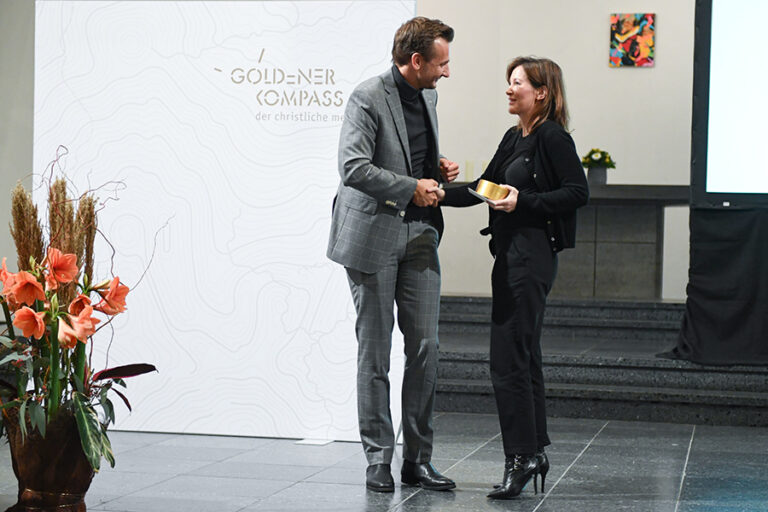 Laudator Benjamin Piel und Preisträgerin Melanie Mühl