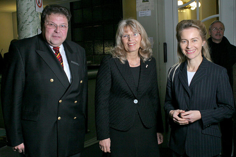 Wolfgang Baake,, Margarete Kupsch-Loh, Ursula von der Leyen