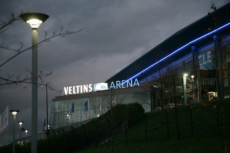 Die Veltins Arena „auf Schalke“
