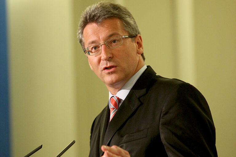 Bernhard Felmberg