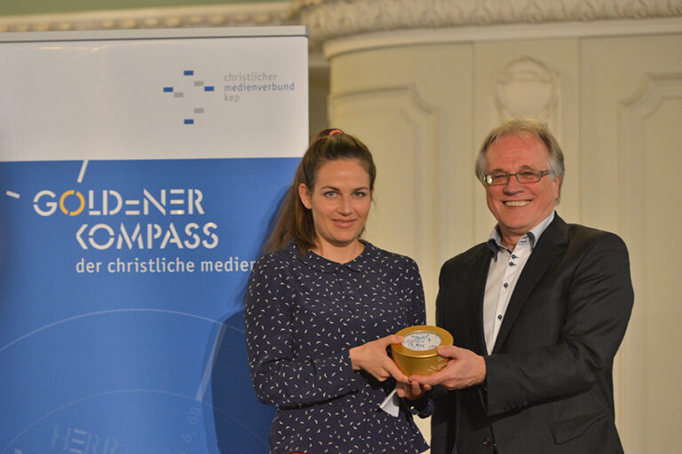 Esther Maria Magnis, Preisträgerin (Autorin); Andreas Malessa, Laudator (Journalist, Buchautor und Theologe)