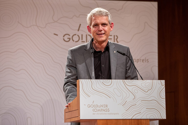 Heino Falcke in seiner Dankesrede: "Gott können wir auch durch die Wissenschaft entdecken“