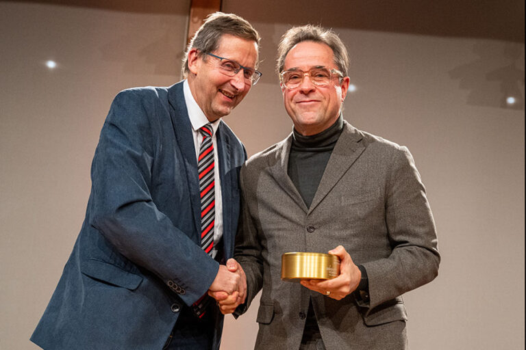 Pastor Reinhard Holmer, Jan Josef Liefers